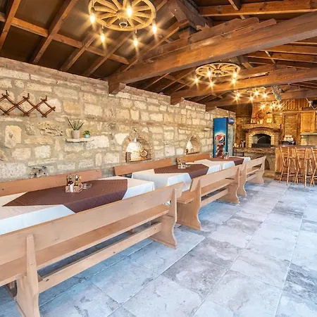 Smokinite Complex - Pool And Bbq Near The Будинок відпочинку
