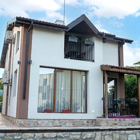 Smokinite Complex - Pool And Bbq Near The Будинок відпочинку Варна